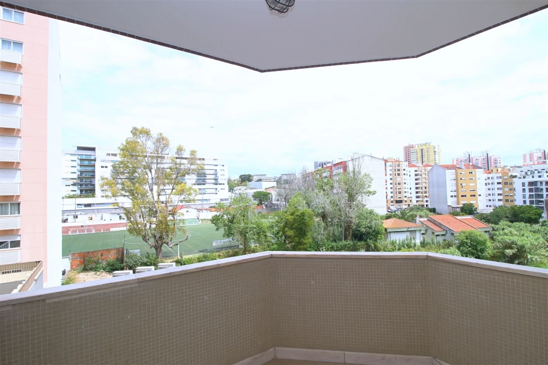 Apartamento T3 para Venda em São Domingos de Benfica Foto 12