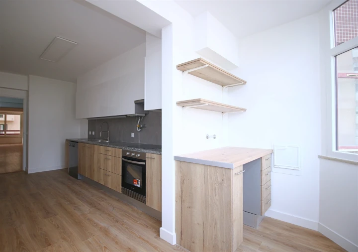 Apartamento T3 para Venda em São Domingos de Benfica Foto 7