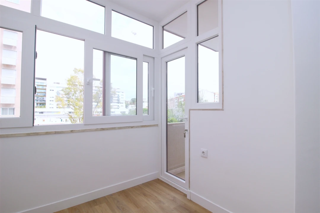 Apartamento T3 para Venda em São Domingos de Benfica Foto 8