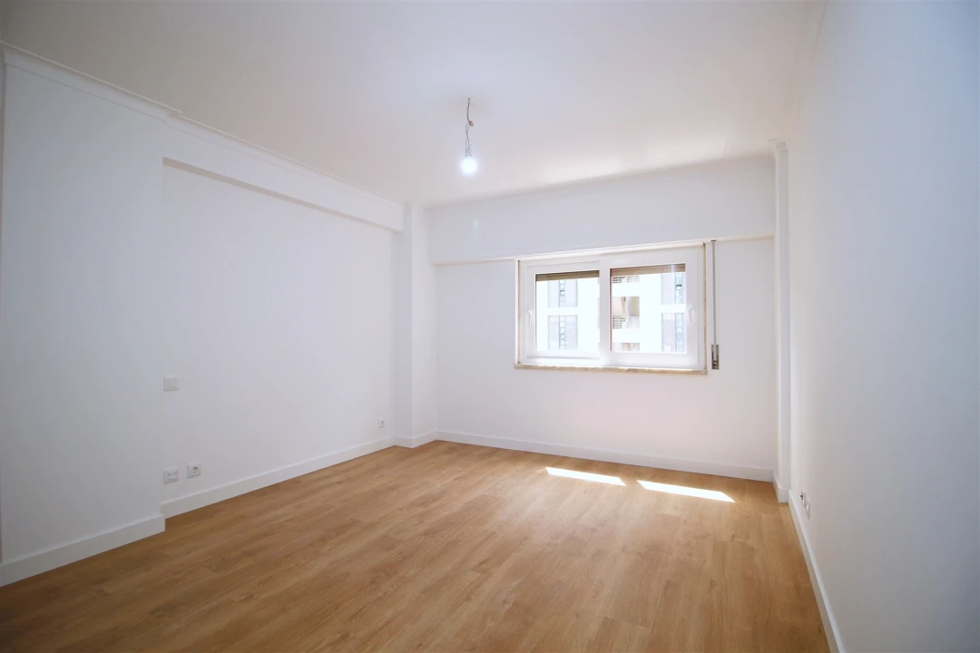 Apartamento T3 para Venda em São Domingos de Benfica Foto 23