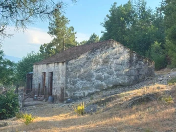 Quinta T0 para Venda em Forno Telheiro