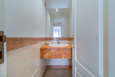 Apartamento T4 para Venda em Santa Maria e São Miguel, São Martinho, São Pedro Penaferrim