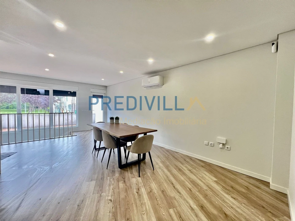 Moradia T2 para Venda em Arvore Foto 3
