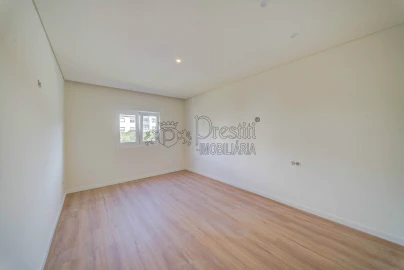 Apartamento T3 para Venda em Oliveira, São Paio e São Sebastião