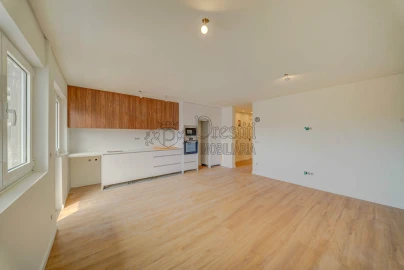 Apartamento T3 para Venda em Oliveira, São Paio e São Sebastião