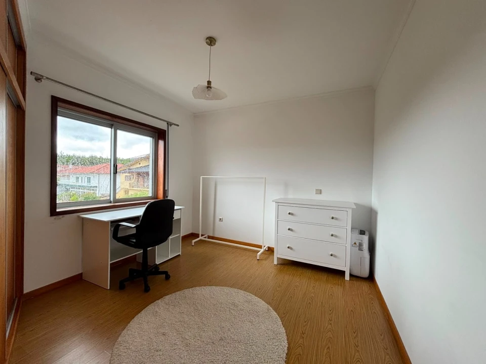 Apartamento T2 para Venda em Canelas Foto 35