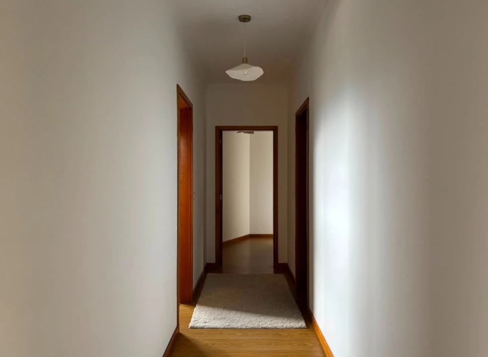 Apartamento T2 para Venda em Canelas Foto 47