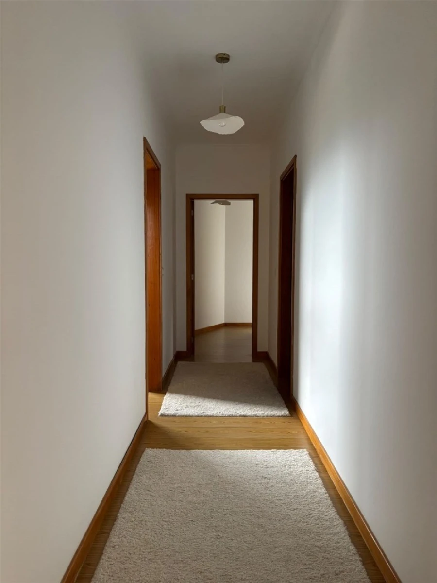 Apartamento T2 para Venda em Canelas Foto 48