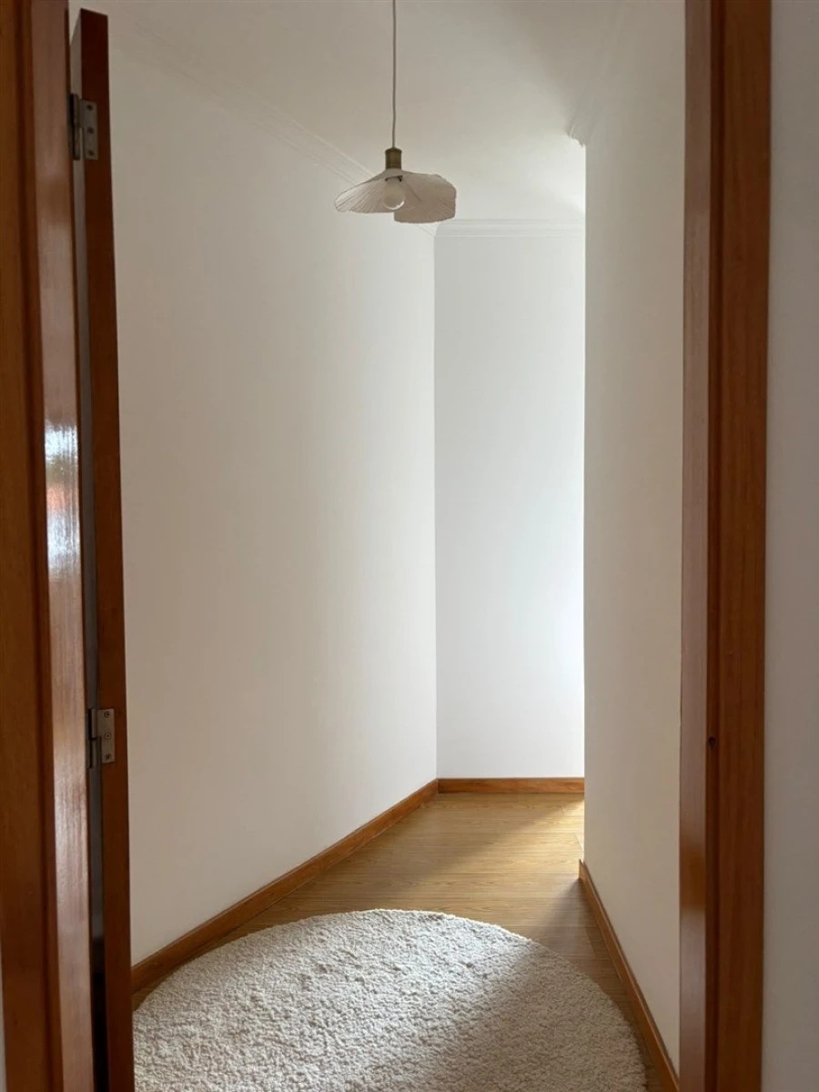 Apartamento T2 para Venda em Canelas Foto 13