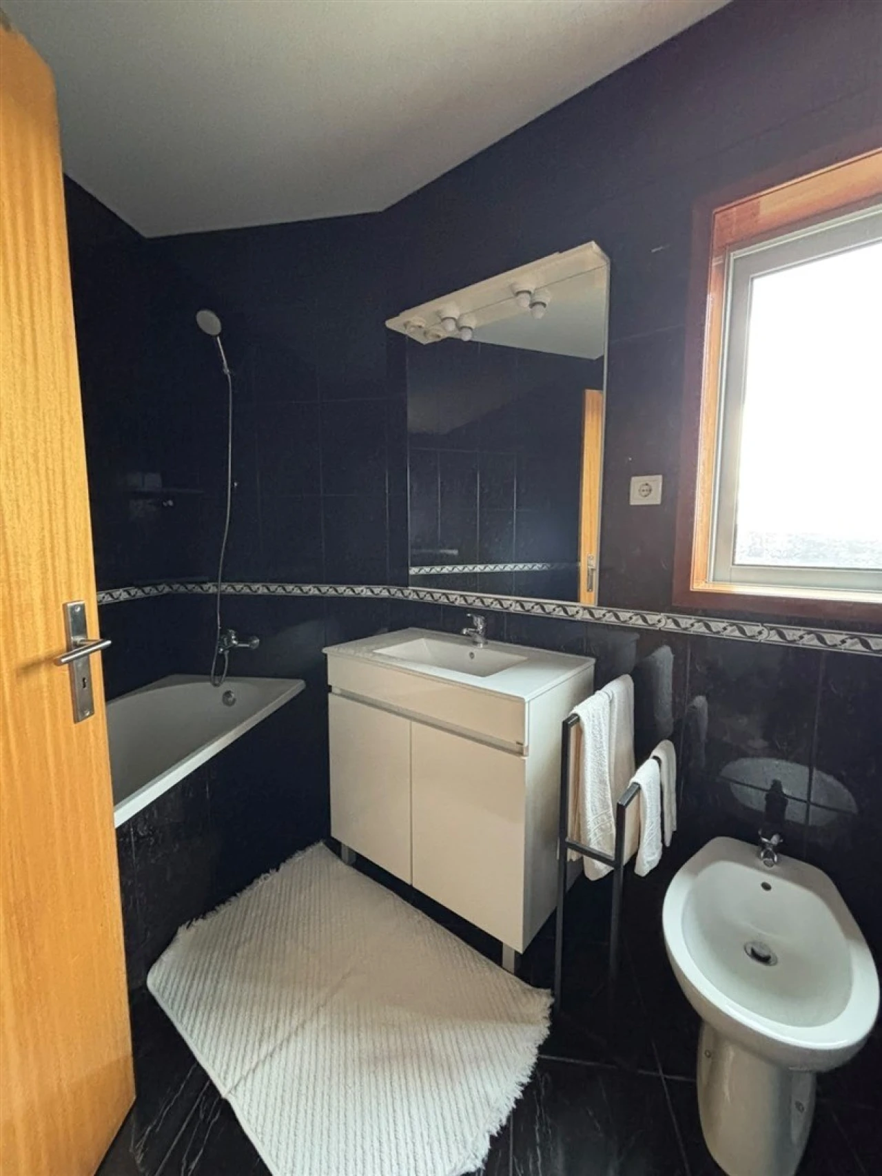 Apartamento T2 para Venda em Canelas Foto 40