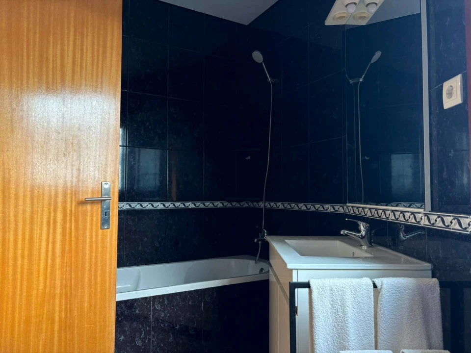 Apartamento T2 para Venda em Canelas Foto 20