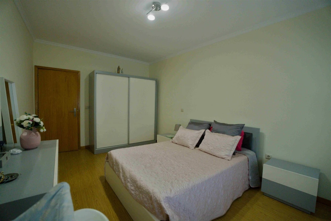 Apartamento T2 para Venda em Canelas Foto 12