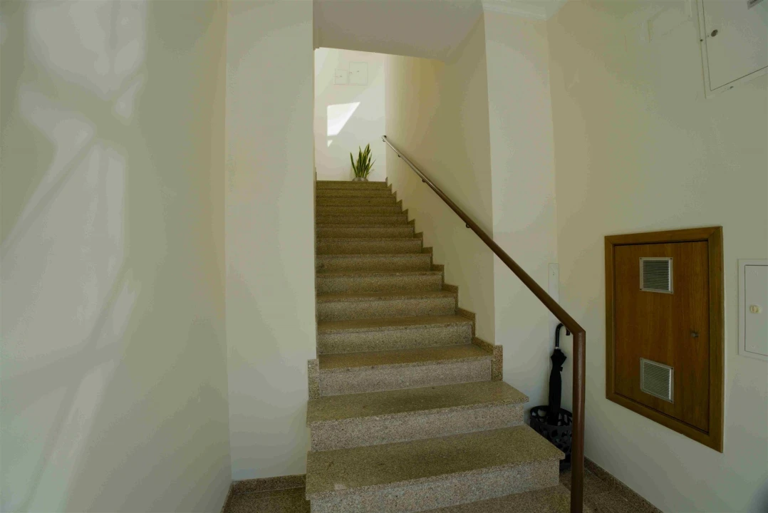 Apartamento T2 para Venda em Canelas Foto 3
