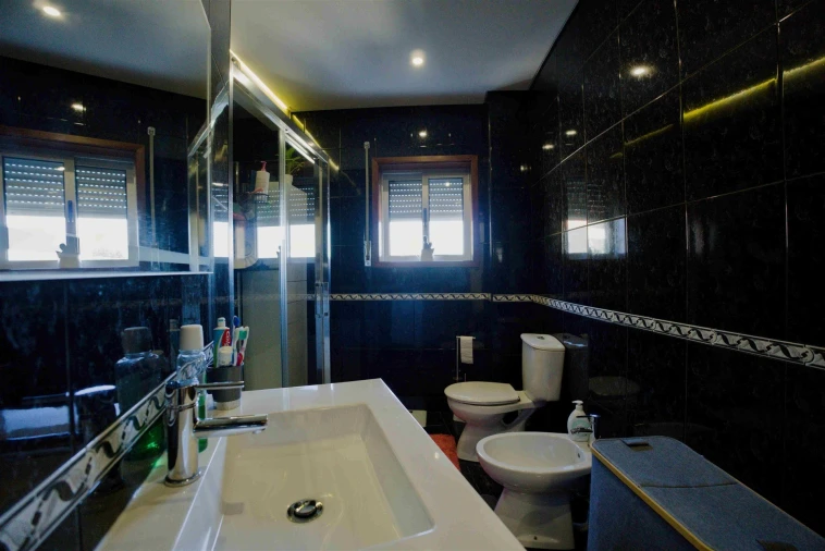 Apartamento T2 para Venda em Canelas Foto 8