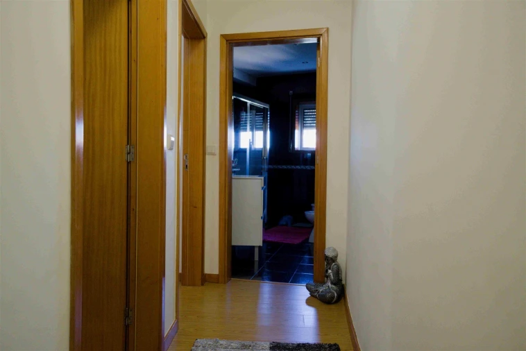 Apartamento T2 para Venda em Canelas Foto 6
