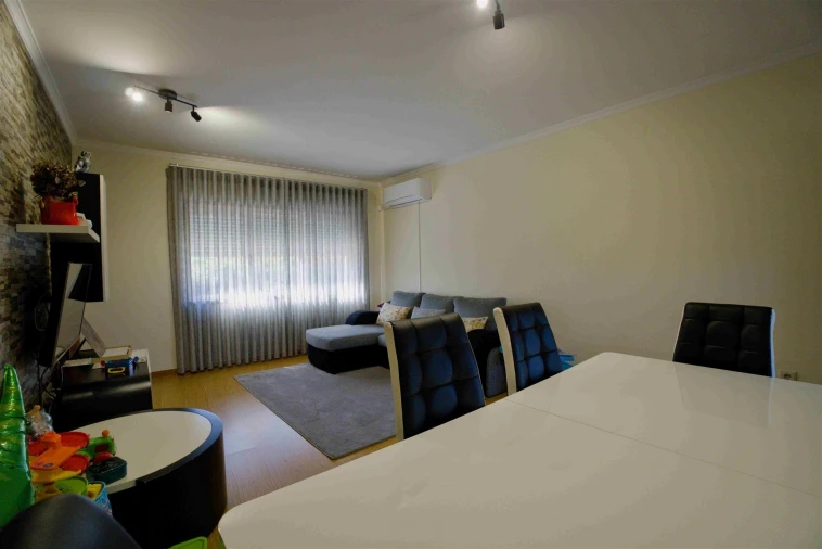 Apartamento T2 para Venda em Canelas Foto 25