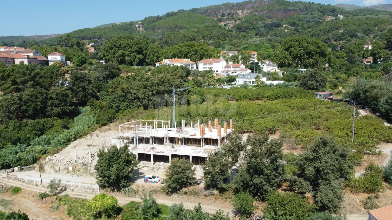 Moradia T4 para Venda em Tortosendo Foto 5