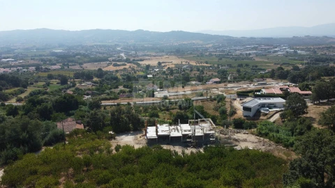 Moradia T4 para Venda em Tortosendo