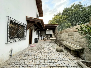 Moradia T3 para Arrendamento em Repeses e São Salvador