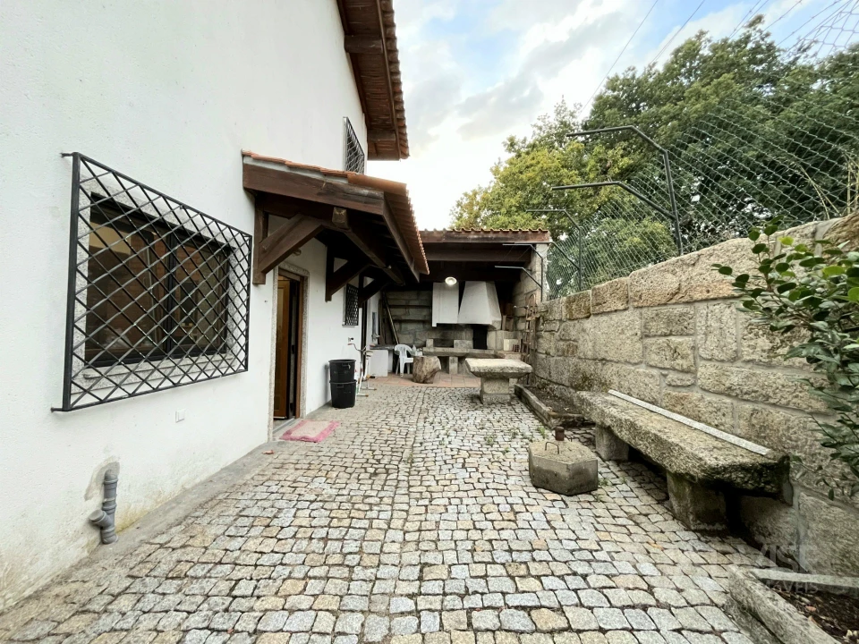 Moradia T3 para Arrendamento em Repeses e São Salvador Foto 34