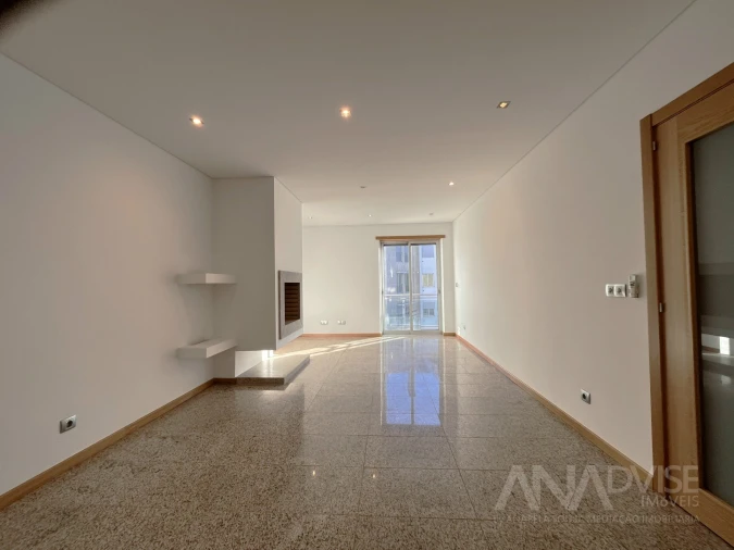 Apartamento T2 para Arrendamento em Viseu Foto 5