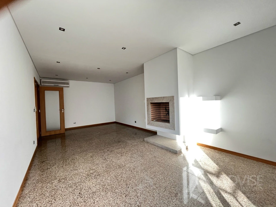 Apartamento T2 para Arrendamento em Viseu Foto 2