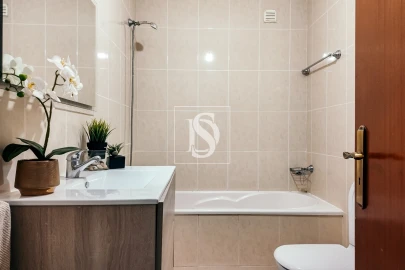 Apartamento T3 para Venda em Vila Verde e Barbudo