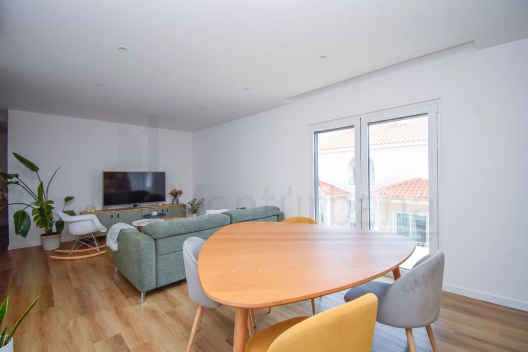 Apartamento T3 para Venda em Carcavelos e Parede Foto 6