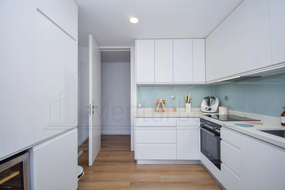 Apartamento T3 para Venda em Carcavelos e Parede Foto 17