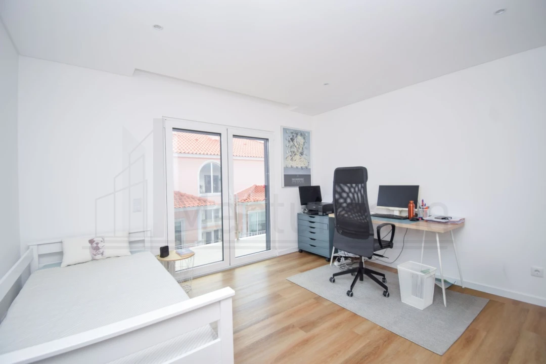 Apartamento T3 para Venda em Carcavelos e Parede Foto 20
