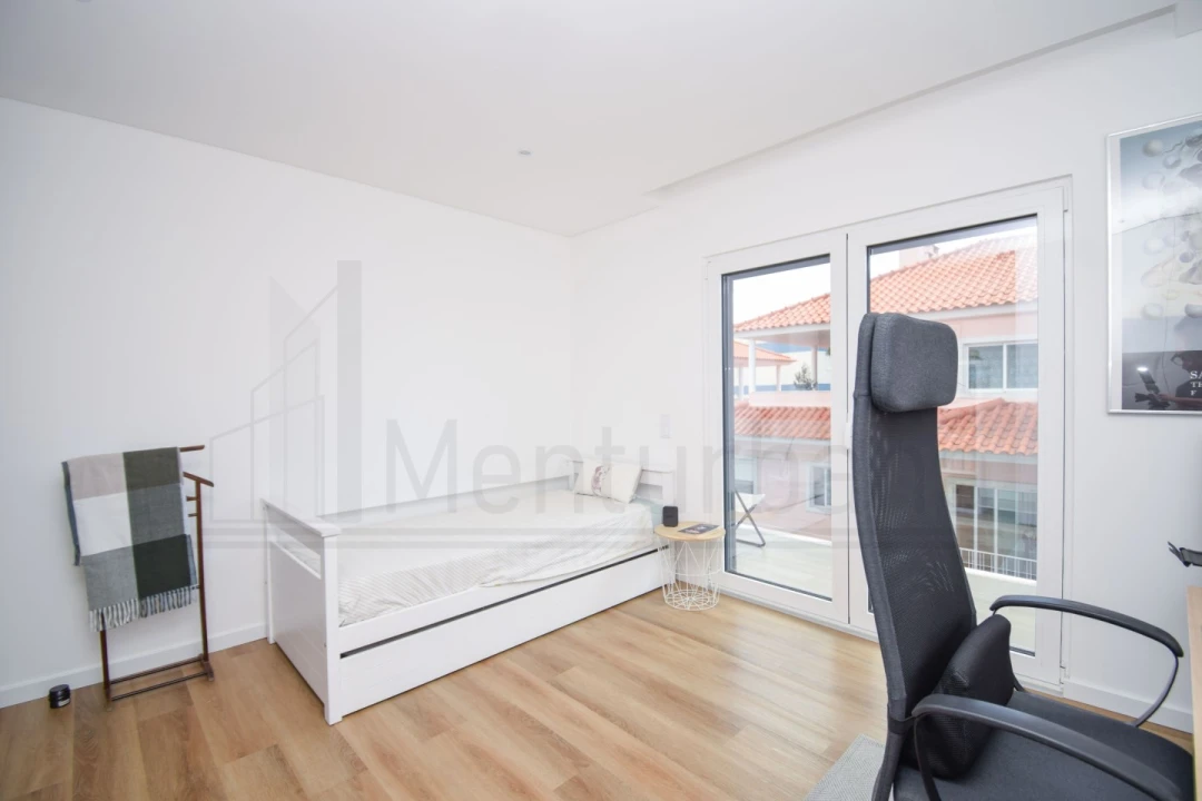 Apartamento T3 para Venda em Carcavelos e Parede Foto 21