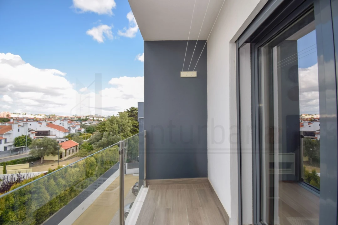 Apartamento T3 para Venda em Carcavelos e Parede Foto 30