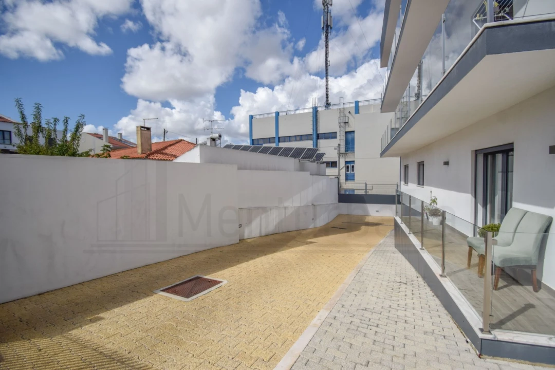 Apartamento T3 para Venda em Carcavelos e Parede Foto 38