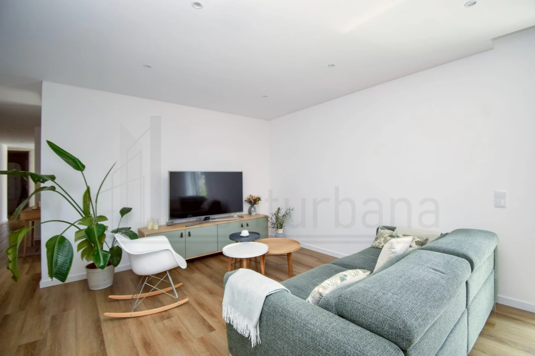 Apartamento T3 para Venda em Carcavelos e Parede Foto 2