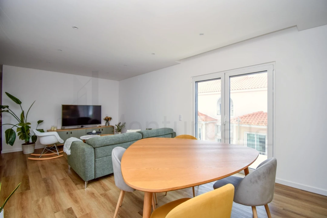 Apartamento T3 para Venda em Carcavelos e Parede Foto 5