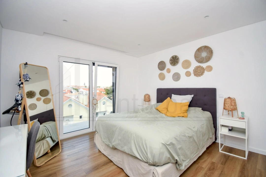 Apartamento T3 para Venda em Carcavelos e Parede Foto 14