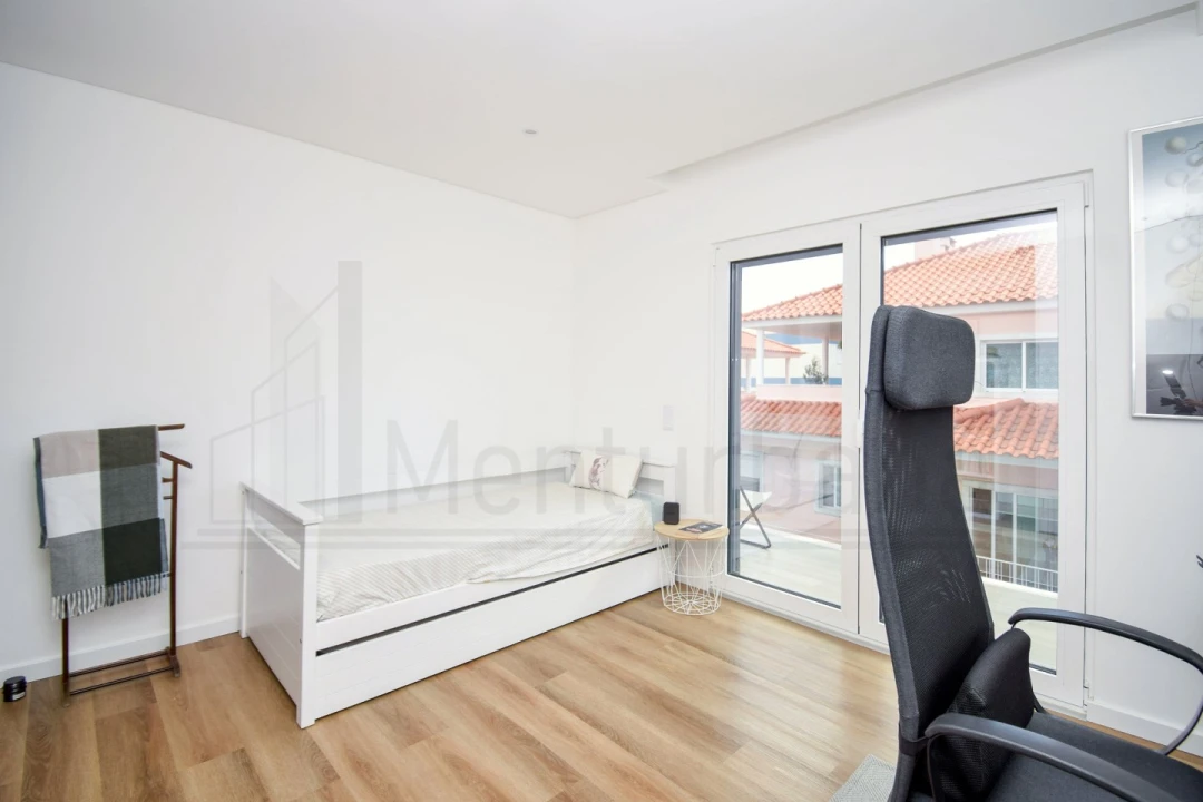 Apartamento T3 para Venda em Carcavelos e Parede Foto 22