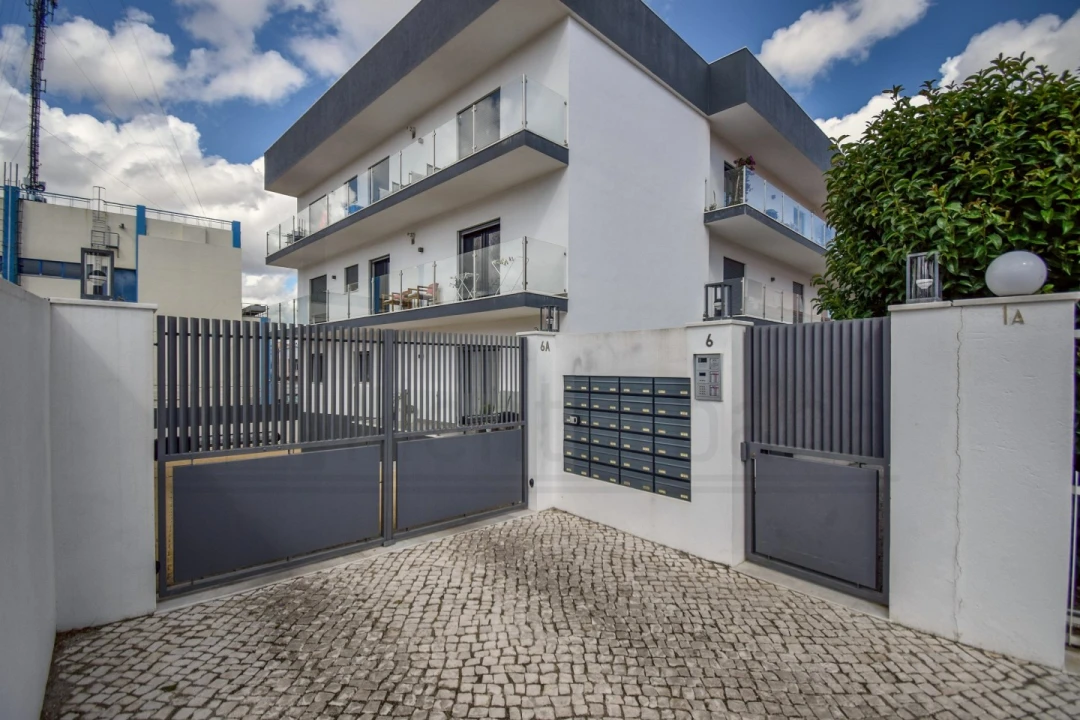 Apartamento T3 para Venda em Carcavelos e Parede Foto 27