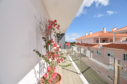 Apartamento T3 para Venda em Carcavelos e Parede