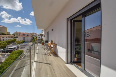 Apartamento T3 para Venda em Carcavelos e Parede