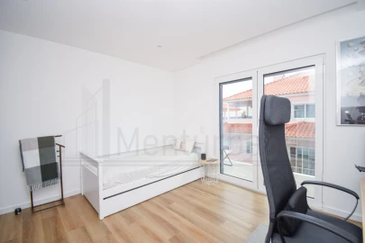Apartamento T3 para Venda em Carcavelos e Parede