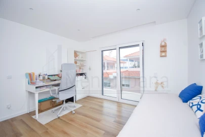 Apartamento T3 para Venda em Carcavelos e Parede