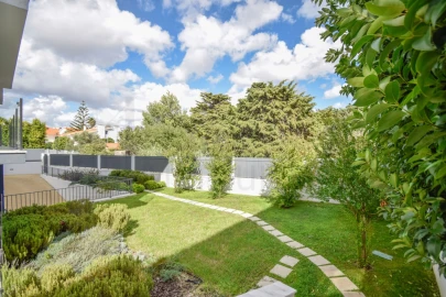 Apartamento T3 para Venda em Carcavelos e Parede
