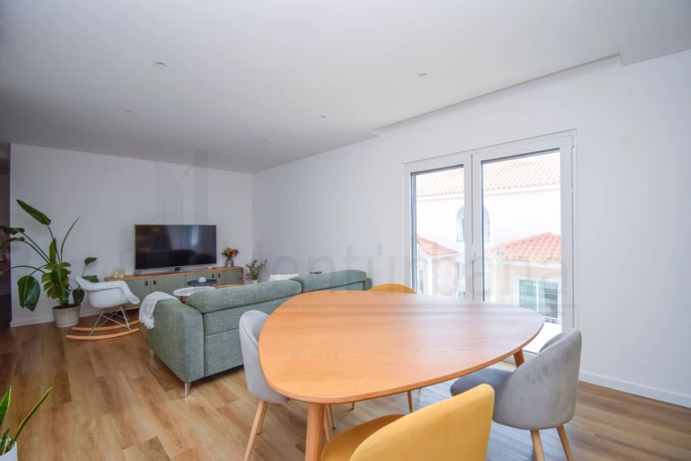 Apartamento T3 para Venda em Carcavelos e Parede Foto 6