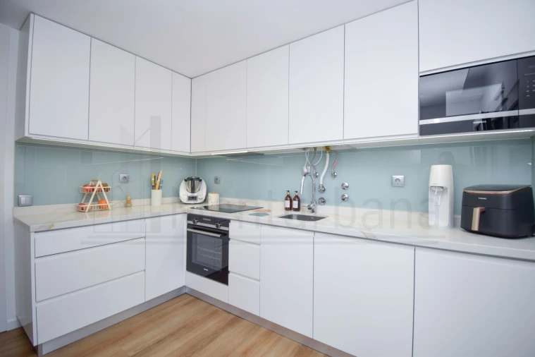 Apartamento T3 para Venda em Carcavelos e Parede Foto 16