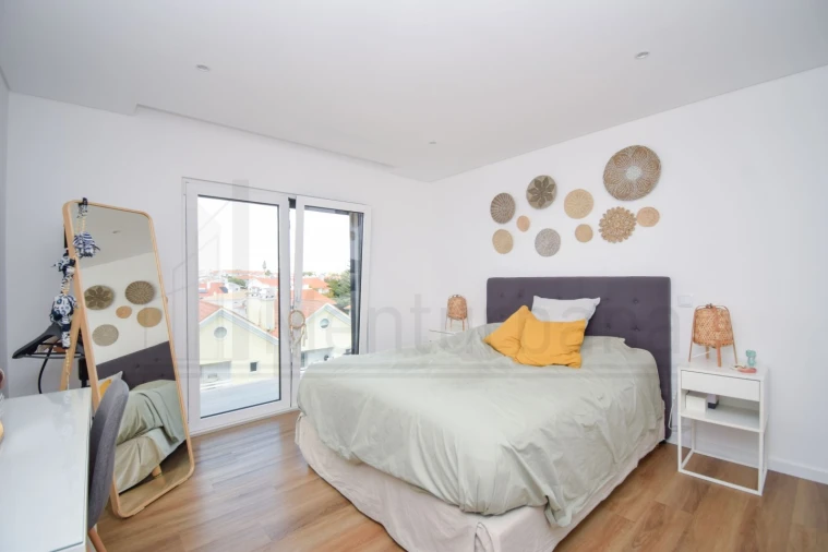 Apartamento T3 para Venda em Carcavelos e Parede Foto 29