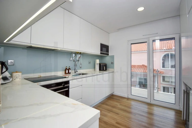 Apartamento T3 para Venda em Carcavelos e Parede Foto 8