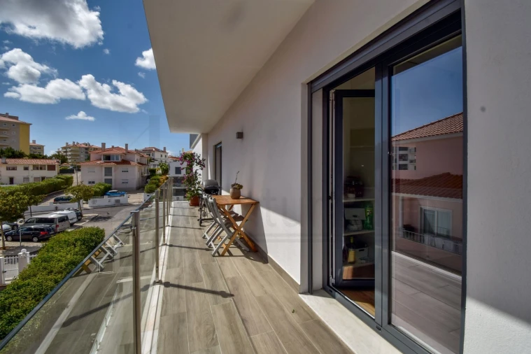 Apartamento T3 para Venda em Carcavelos e Parede Foto 13