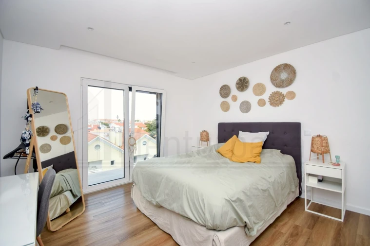 Apartamento T3 para Venda em Carcavelos e Parede Foto 14