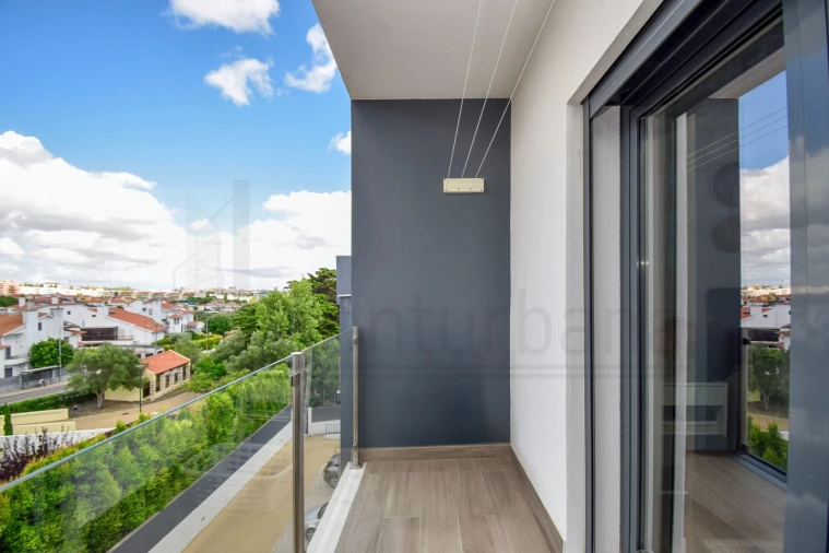 Apartamento T3 para Venda em Carcavelos e Parede Foto 15